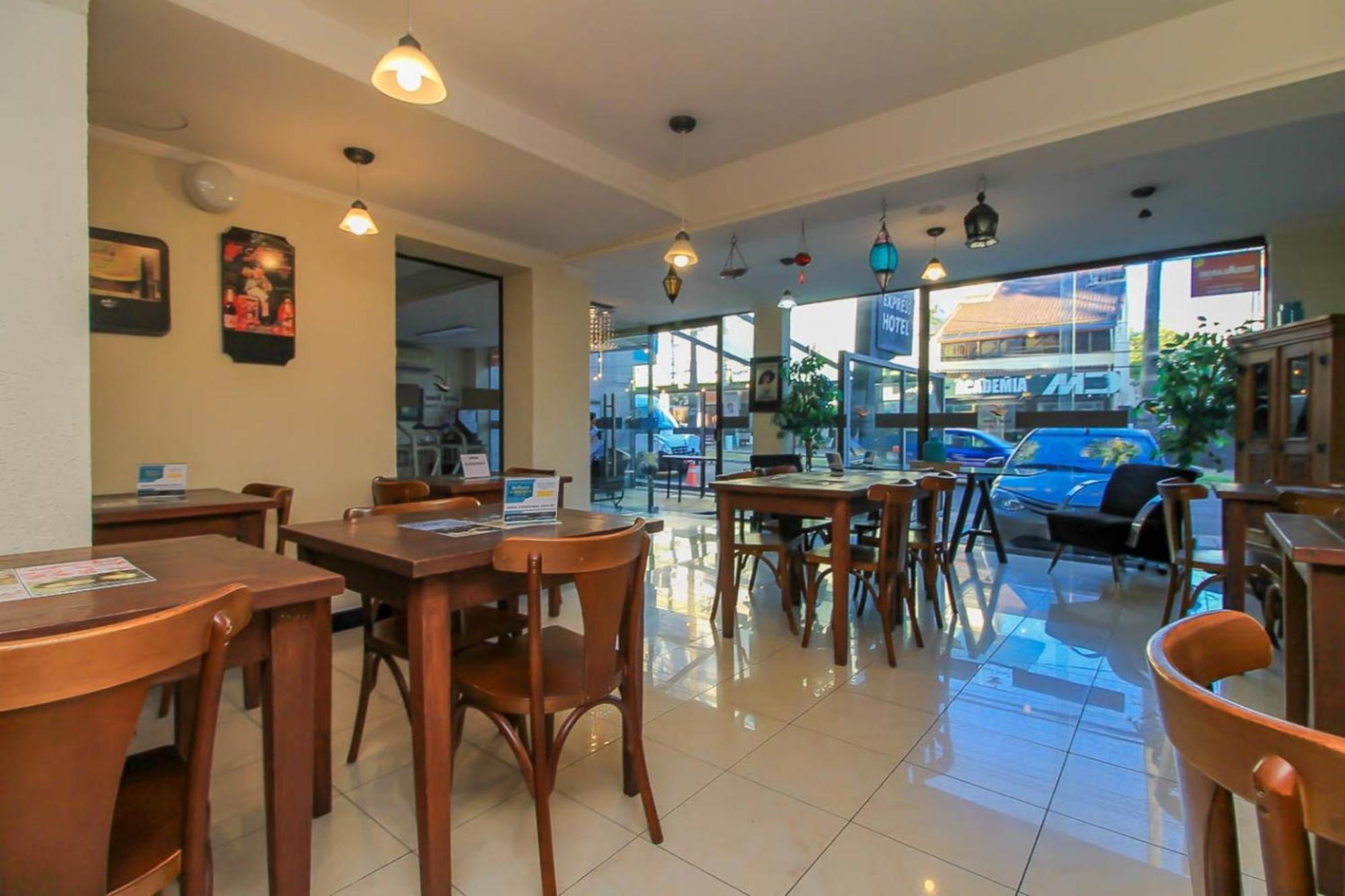 Hotel Coral Express, Prox Beira Rio, Hospital Mae De Deus